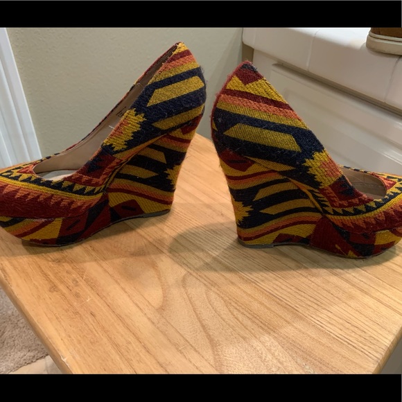 Steve Maddens Wedges size 9 - Picture 3 of 4